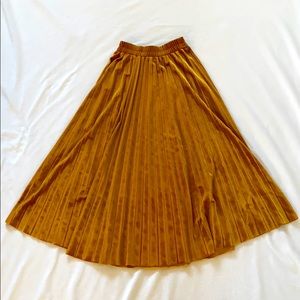 Beautiful Vintage Style Velvet Midi Skirt